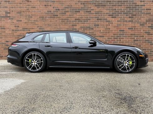 Certified 2022 Porsche Panamera 4 image 8