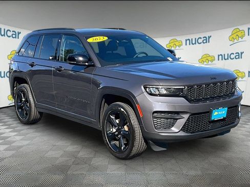 Used 2023 Jeep Grand Cherokee Altitude AWD/4WD image 1