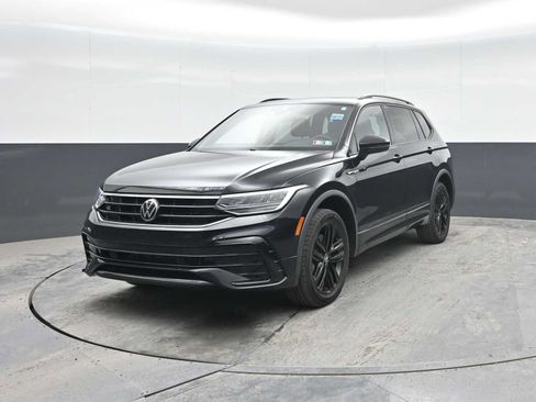 Used 2022 Volkswagen Tiguan SE R-Line AWD/4WD image 5