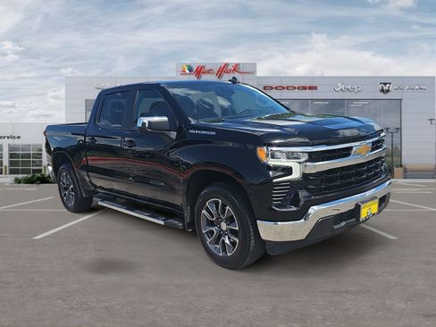Used 2024 Chevrolet Silverado 1500 LT RWD image 7