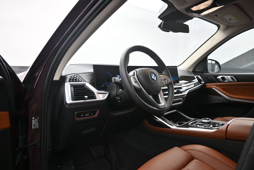 Certified 2024 BMW X7 xDrive40i w/ Executive Package AWD/4WD image 11