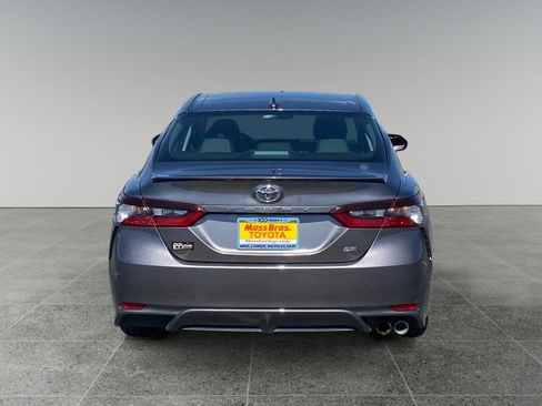 Used 2024 Toyota Camry SE image 4