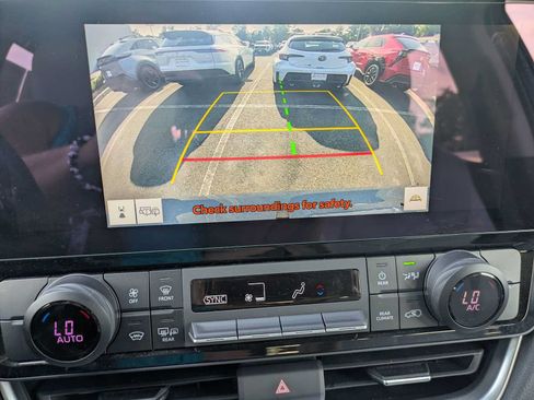 Used 2025 Toyota Grand Highlander AWD image 12