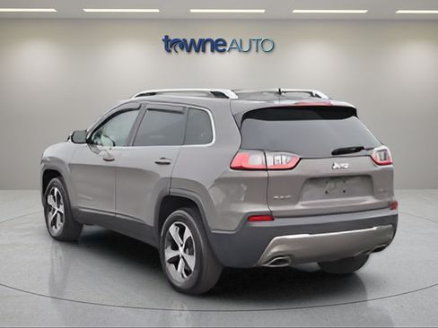 Used 2019 Jeep Cherokee Limited AWD/4WD image 5