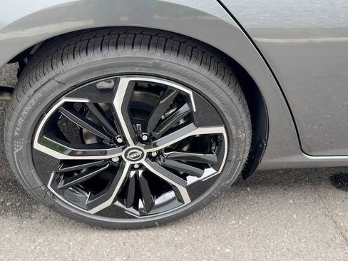 New 2025 Nissan Altima 2.5 SR image 6