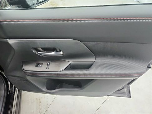 New 2025 Nissan Kicks SR image 33