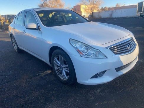 Used 2012 INFINITI G37 x w/ Premium Pkg image 2