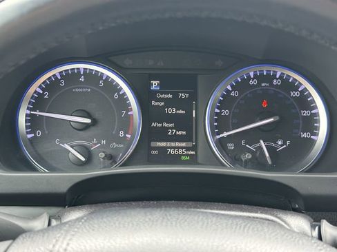 Used 2018 Toyota Highlander SE FWD image 29