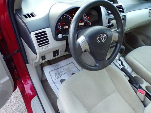Used 2013 Toyota Corolla LE FWD image 31