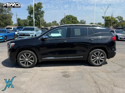 Used 2020 GMC Terrain Denali w/ Denali Premium Package AWD/4WD image 4