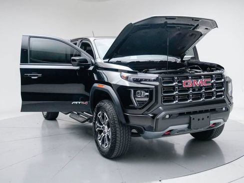 Used 2024 GMC Canyon AT4 w/ Technology Package AWD/4WD image 17