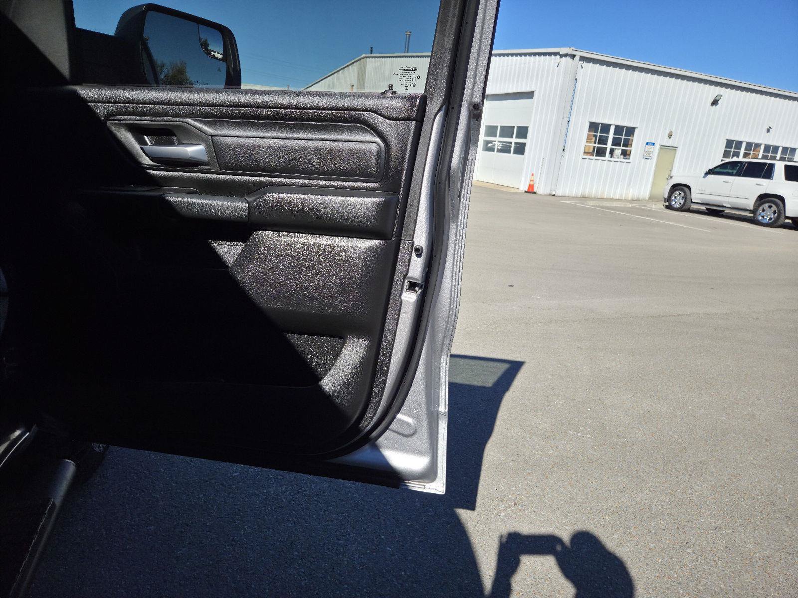 Used 2025 RAM 1500 Warlock AWD/4WD image 39