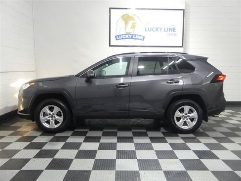 Used 2021 Toyota RAV4 XLE AWD/4WD image 7