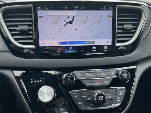 New 2026 Chrysler Voyager LX FWD image 23