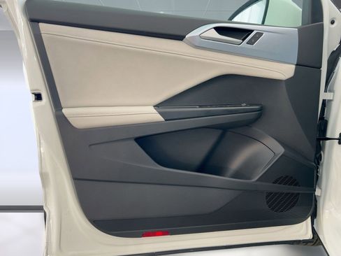 New 2026 Volkswagen Taos SE image 21