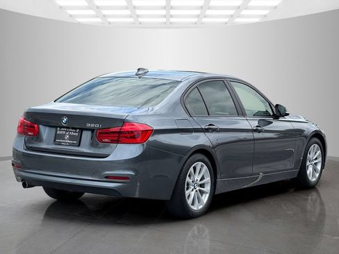 Used 2018 BMW 320i Sedan RWD image 6