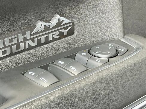 Used 2024 Chevrolet Silverado 1500 High Country w/ High Country Premium Package AWD/4WD image 15