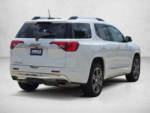 Used 2017 GMC Acadia Denali w/ Technology Package FWD image 5