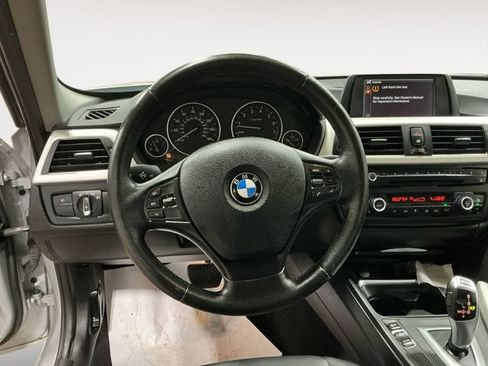 Used 2013 BMW 320i xDrive Sedan AWD/4WD image 12