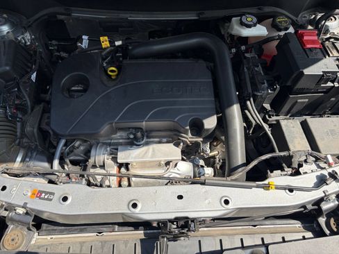Used 2025 Chevrolet Equinox LT FWD image 32