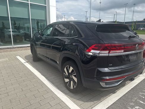 Used 2024 Volkswagen Atlas Cross Sport SE FWD image 6