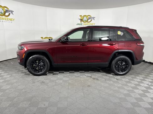 New 2025 Jeep Grand Cherokee Altitude image 5