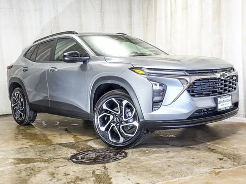 New 2026 Chevrolet Trax RS FWD image 2