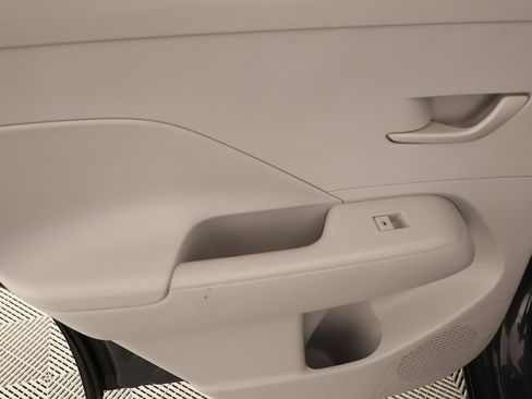 Used 2025 Hyundai Kona SEL image 15