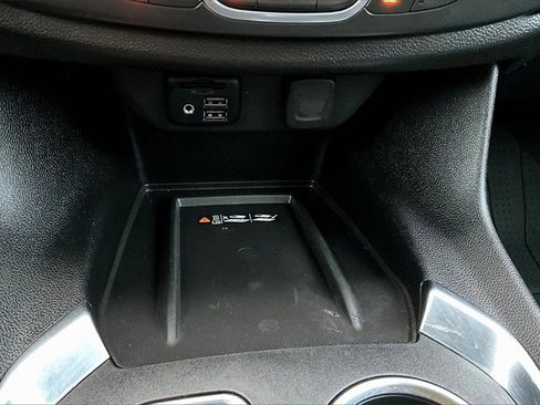 Used 2023 Chevrolet Traverse High Country image 33