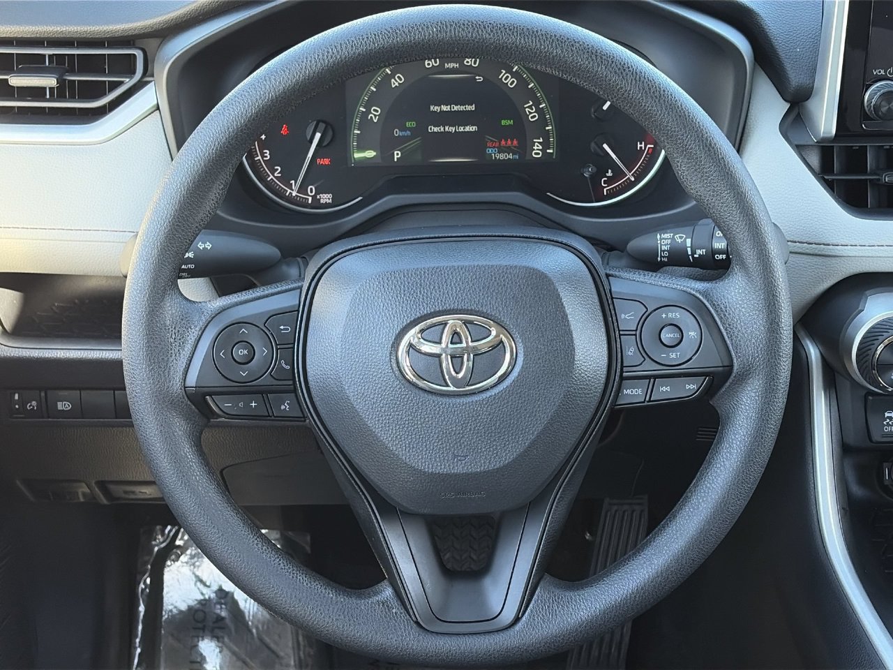 Used 2025 Toyota RAV4 XLE w/ Convenience Package FWD image 21