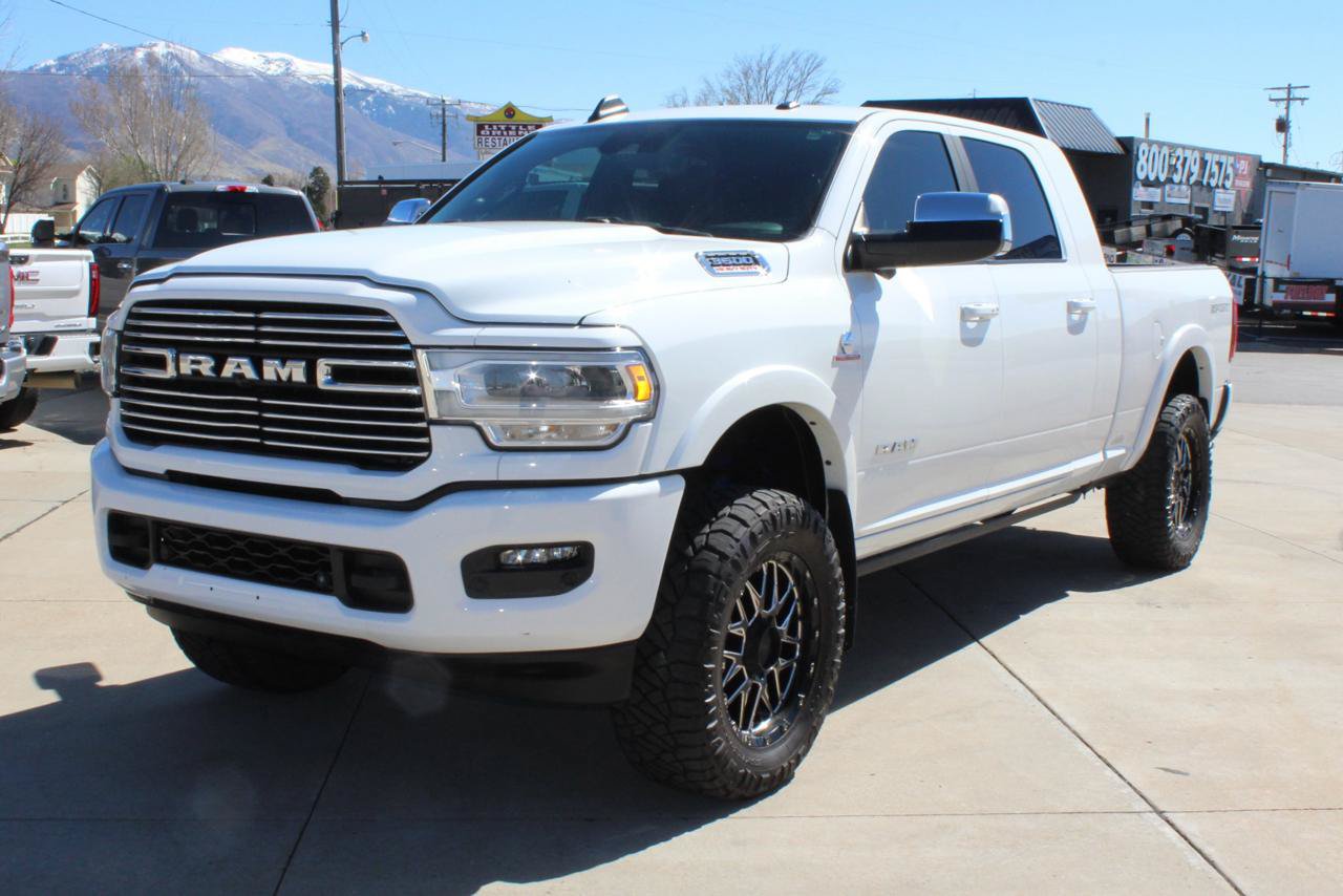 Used 2022 RAM 3500 Laramie AWD/4WD image 2