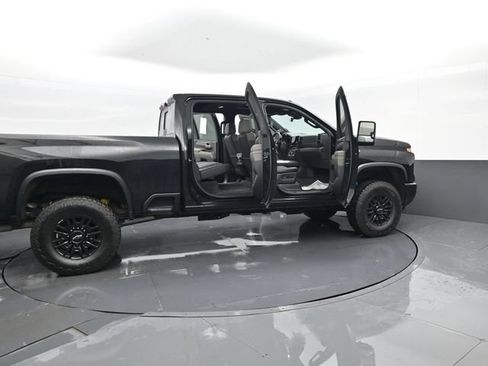 Used 2024 Chevrolet Silverado 2500 ZR2 w/ Technology Package AWD/4WD image 30