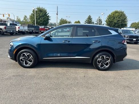 Used 2024 Kia Sportage LX AWD/4WD image 2