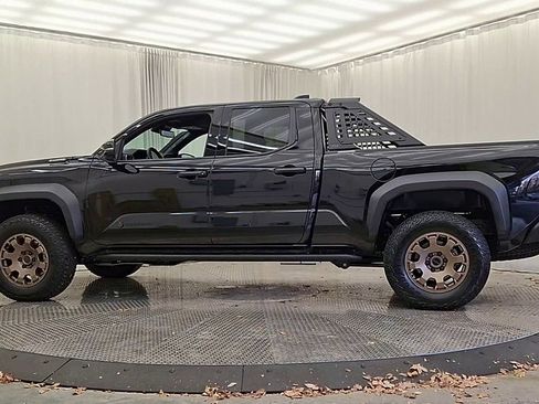 Used 2025 Toyota Tacoma Trailhunter image 2