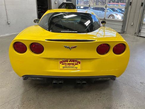 Used 2007 Chevrolet Corvette Coupe w/ Performance Package image 4
