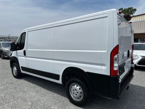 Used 2023 RAM ProMaster 2500 w/ Driver Convenience Group FWD image 12