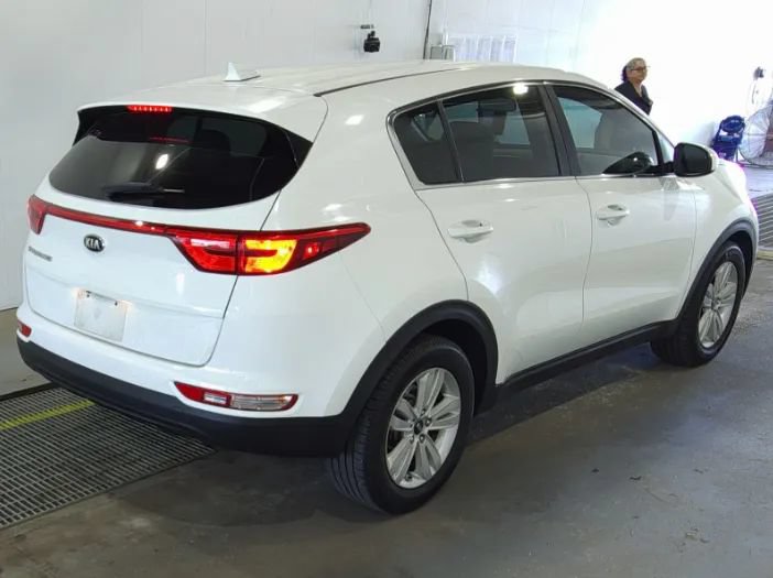 Used 2017 Kia Sportage LX FWD image 2