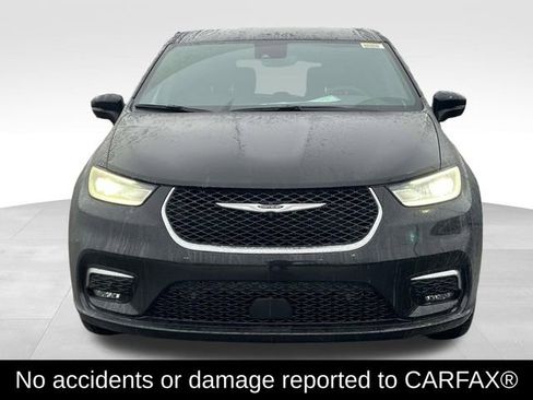 New 2026 Chrysler Pacifica Select image 2