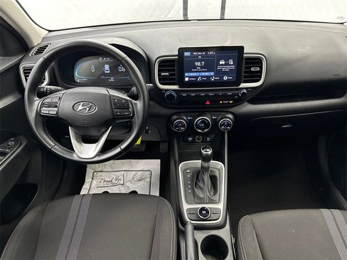 Used 2023 Hyundai Venue SEL image 22