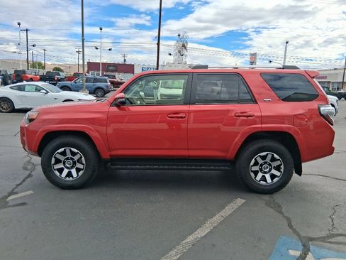 Used 2022 Toyota 4Runner SR5 Premium w/ Moonroof Package image 6