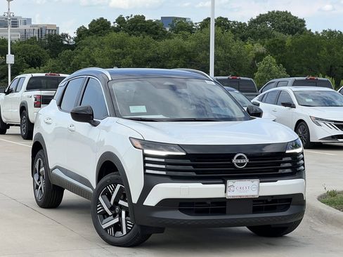 New 2026 Nissan Kicks SV FWD image 2
