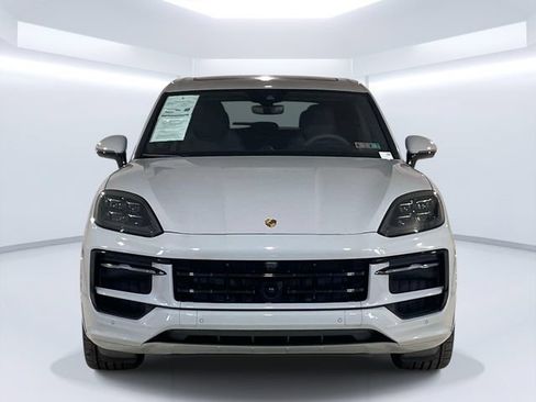 Certified 2025 Porsche Cayenne GTS AWD/4WD image 10