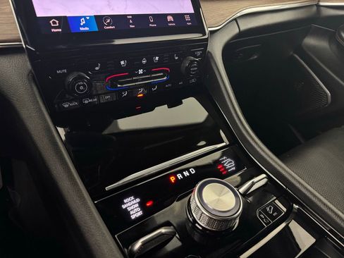 Used 2025 Jeep Grand Cherokee Summit image 24