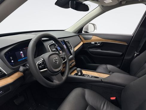 Used 2024 Volvo XC90 B6 Plus w/ Protection Package Premier image 10