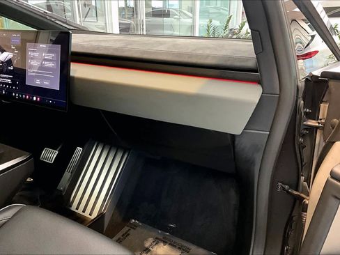 Used 2024 Tesla Cybertruck Cyberbeast image 19