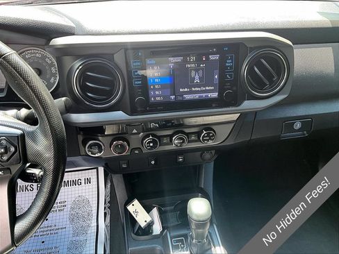 Used 2016 Toyota Tacoma TRD Off-Road w/ Towing Package AWD/4WD image 4