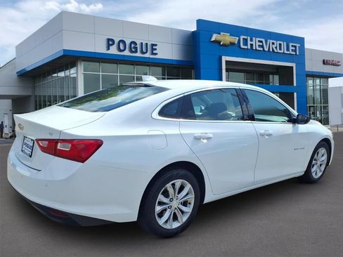 Used 2025 Chevrolet Malibu LT FWD image 2