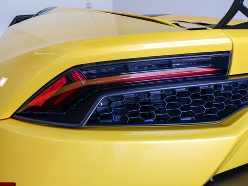 Used 2017 Lamborghini Huracan LP 610-4 AWD/4WD image 44