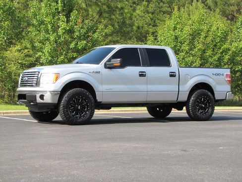 Used 2011 Ford F150 XLT w/ XLT Chrome Pkg AWD/4WD image 3