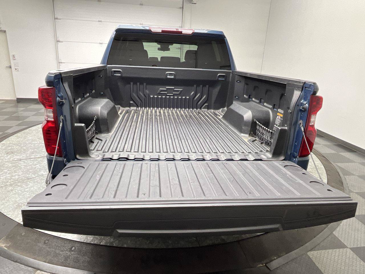 Certified 2024 Chevrolet Silverado 1500 LT AWD/4WD image 32